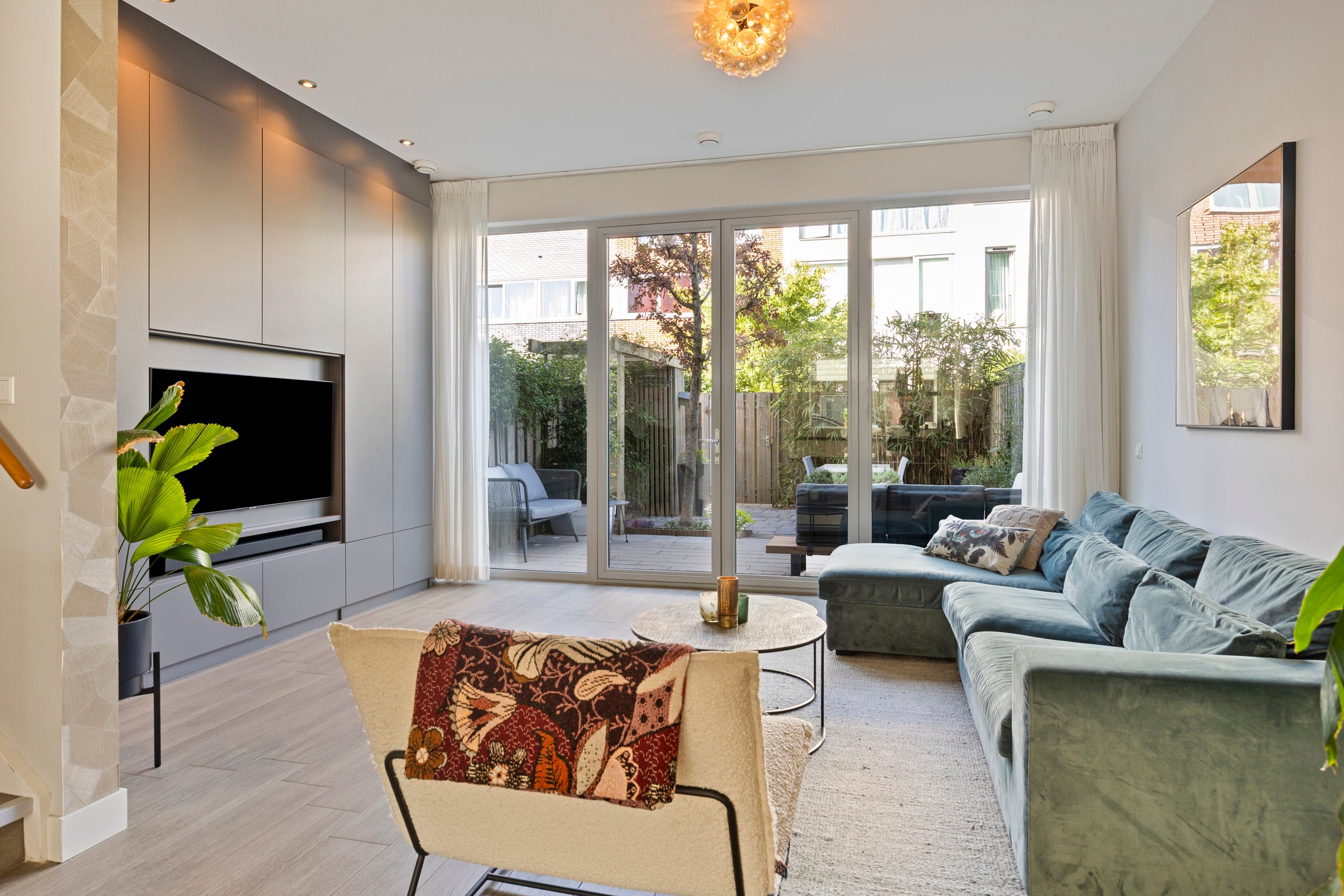 Tussenwoning te koop: Joan Willem Frisostraat 8, Leiden