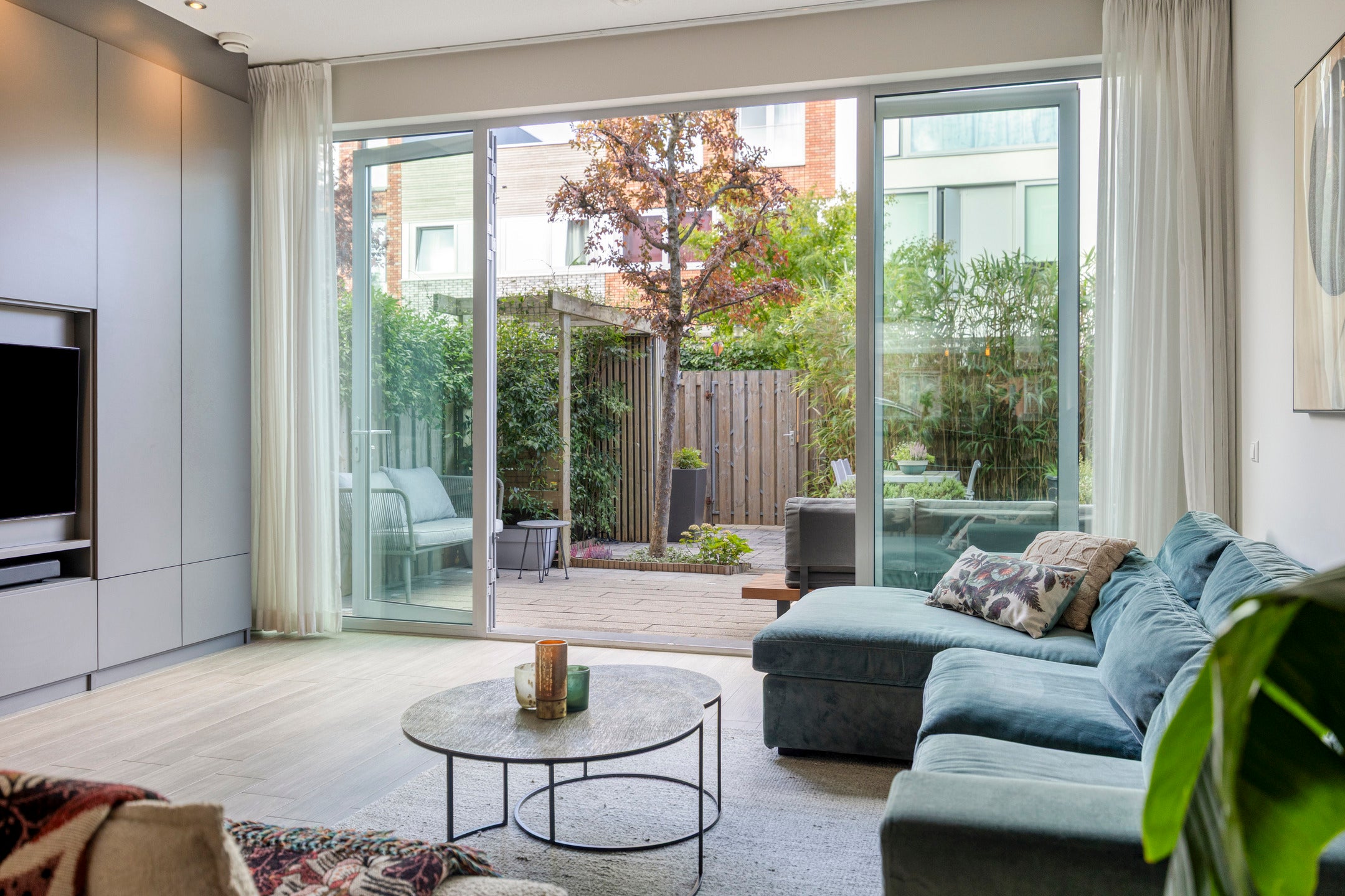 Tussenwoning te koop: Joan Willem Frisostraat 8, Leiden
