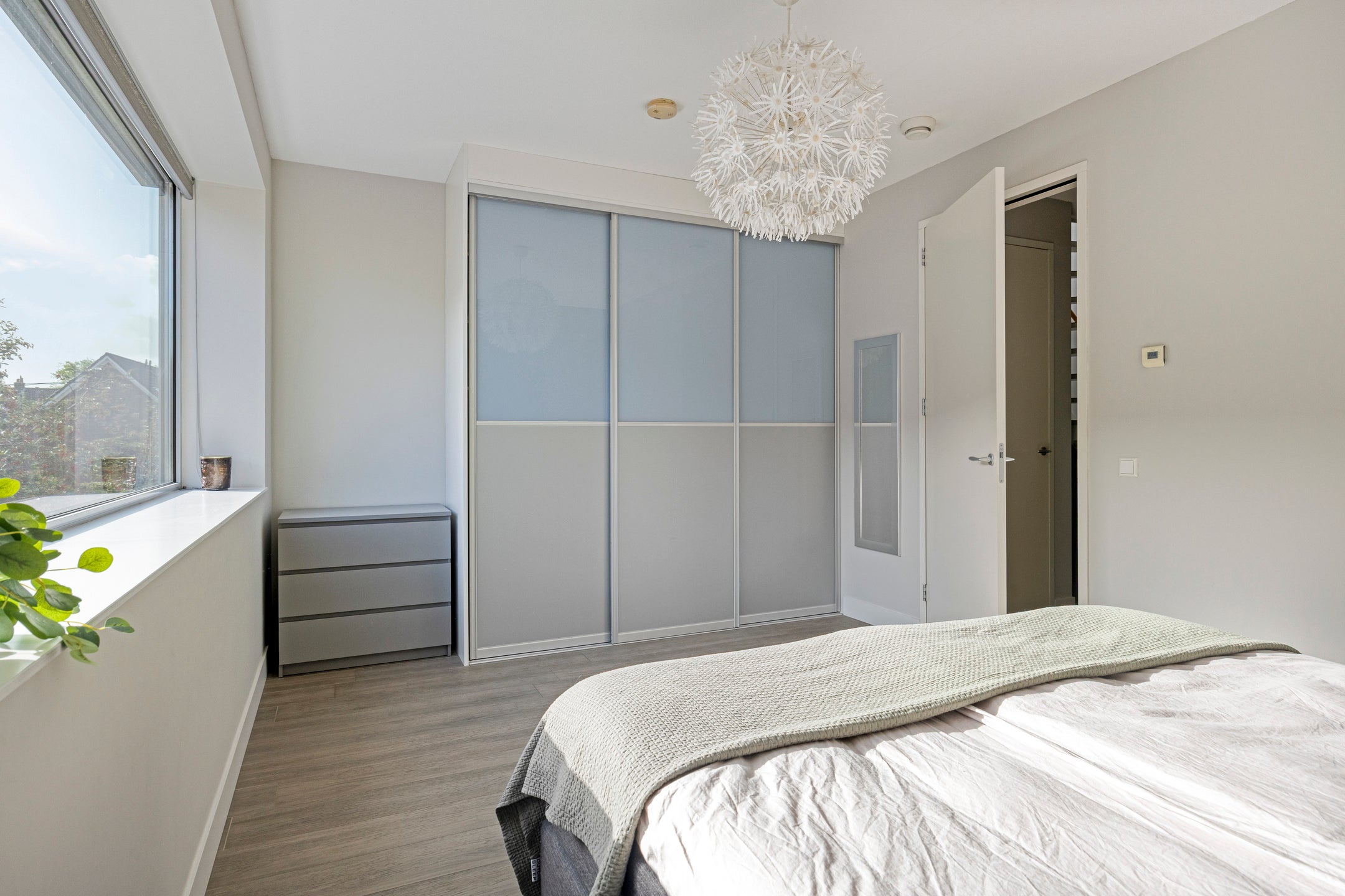 Tussenwoning te koop: Joan Willem Frisostraat 8, Leiden