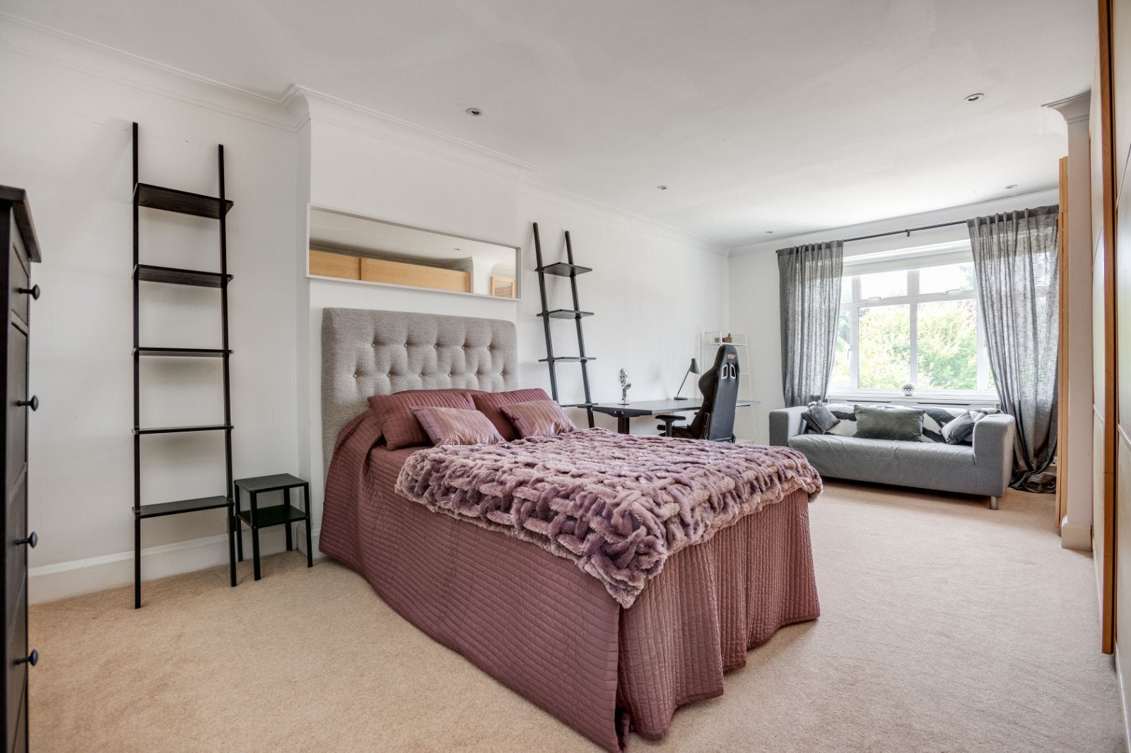 House Queen's Road in Greater London