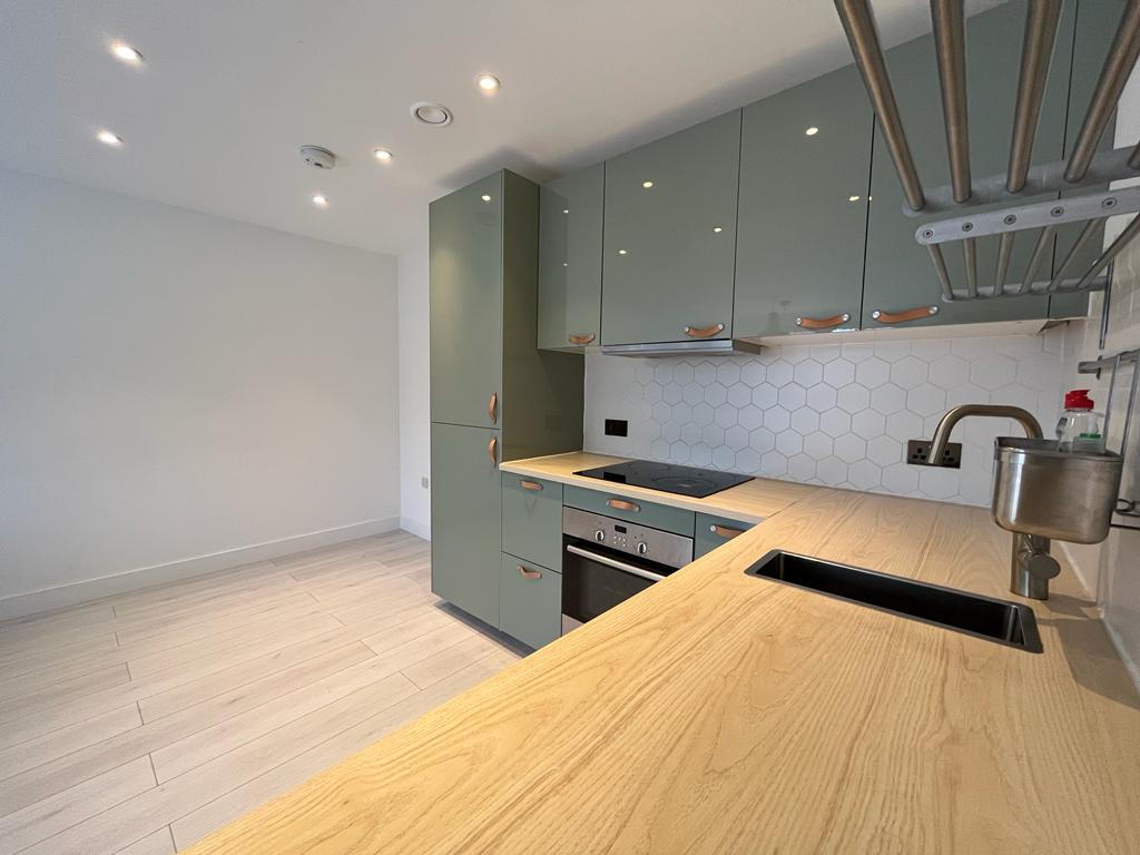Flat Sillavan Way in Salford