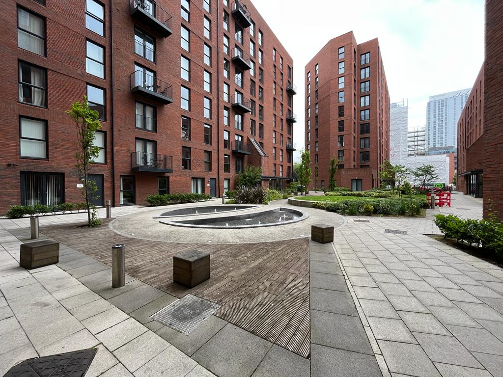 Flat Sillavan Way in Salford