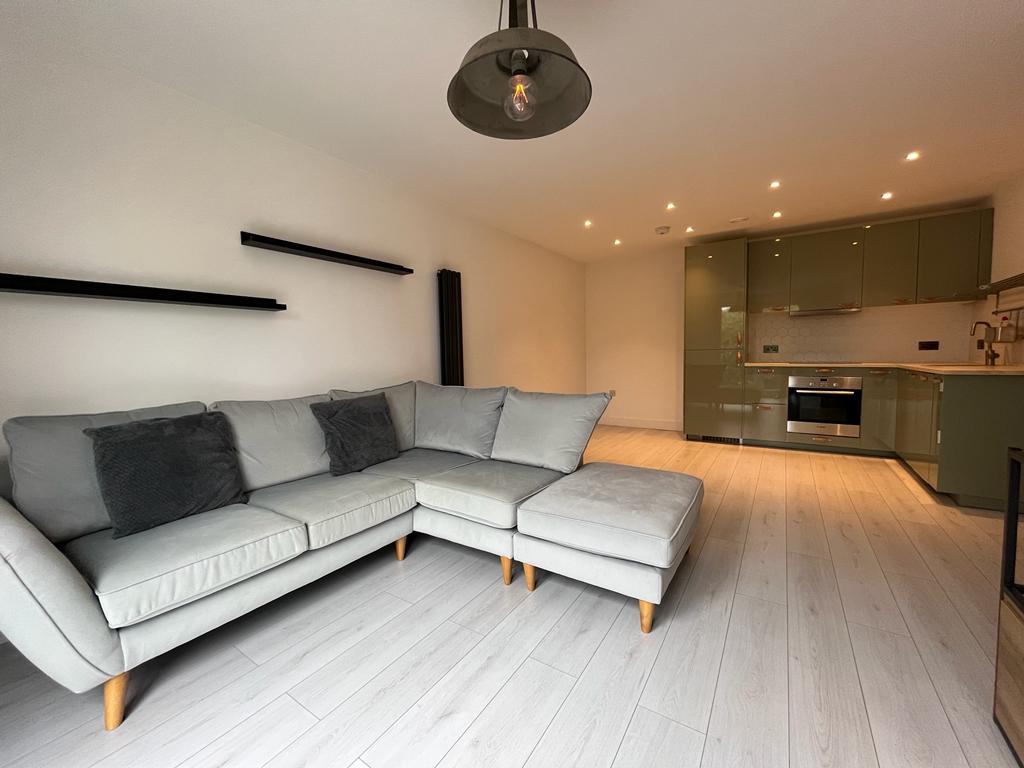 Flat Sillavan Way in Salford