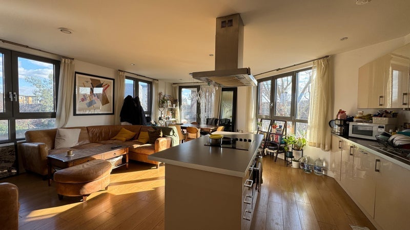 Room Corbett's Lane in Greater London