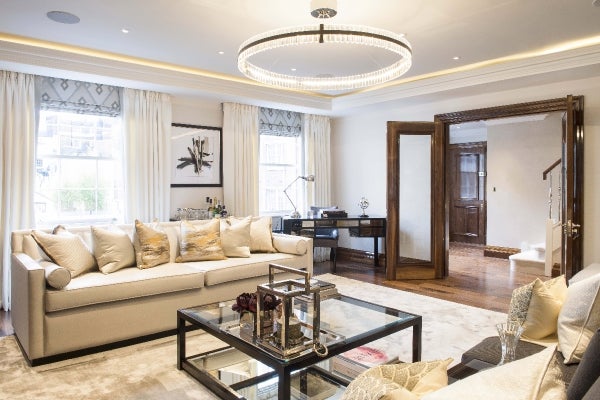Flat Grosvenor Hill in City of Westminster