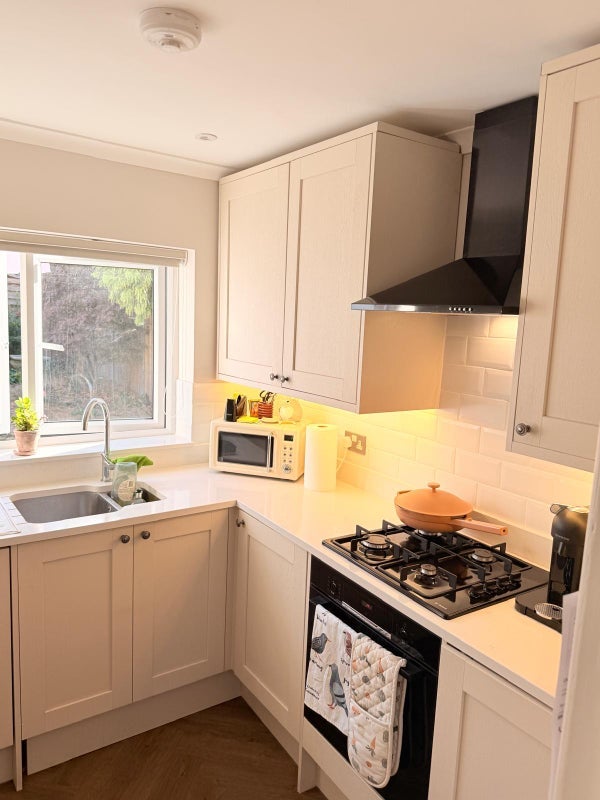 Room Morgan Road in Greater London