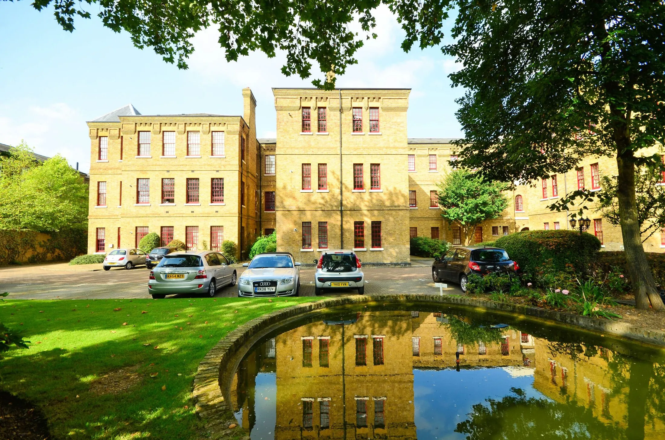 Flat FitzHerbert Walk in Greater London