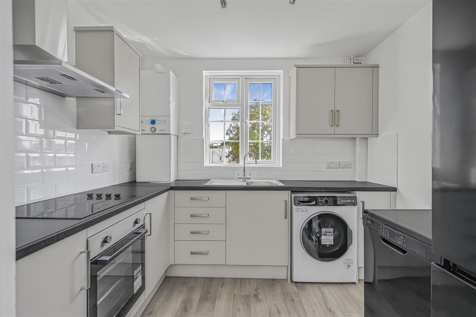 Flat Hermon Hill in Greater London