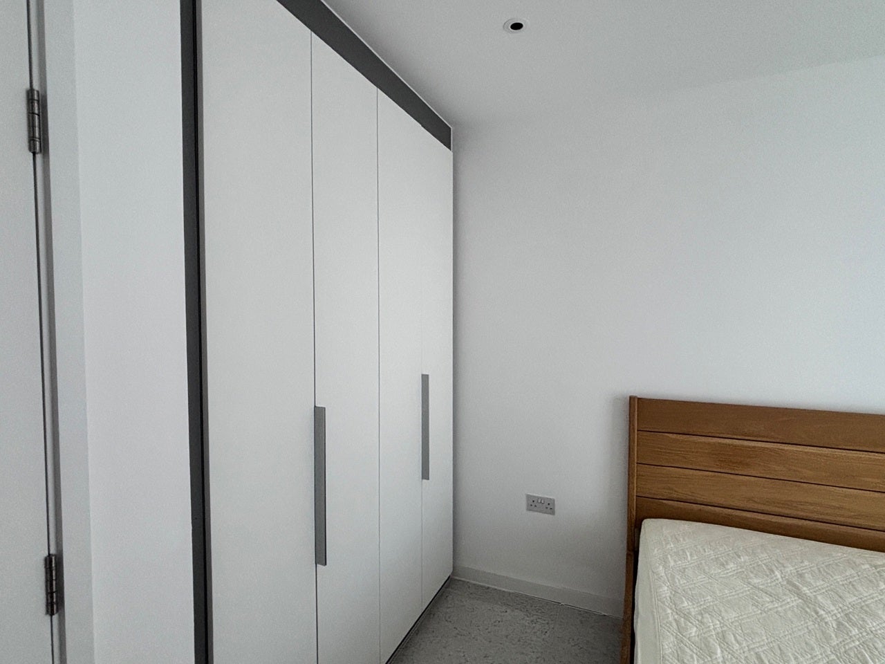 Flat Raven Row in Greater London