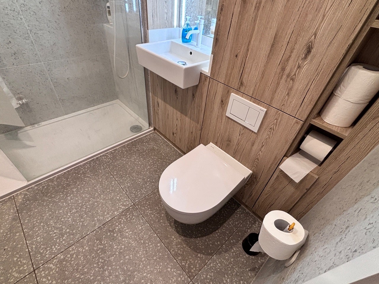 Flat Raven Row in Greater London