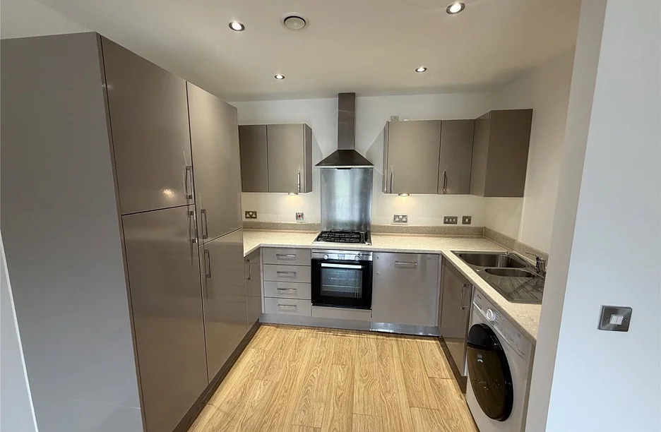 Flat Telford Road in Greater London