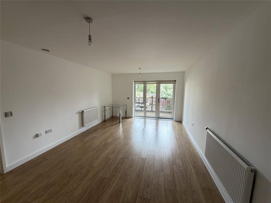 Flat Telford Road in Greater London