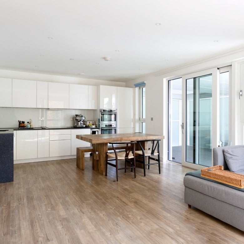 Flat Wandsworth Road in Greater London