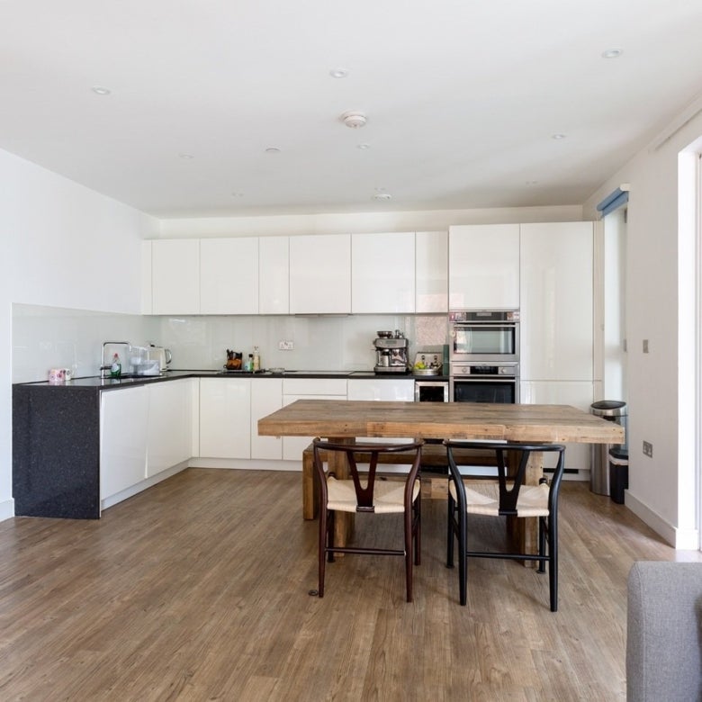 Flat Wandsworth Road in Greater London