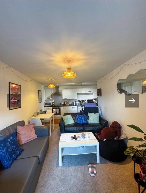Room Elmira Way in Salford