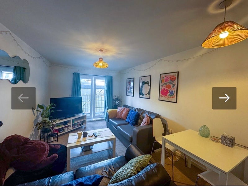 Room Elmira Way in Salford