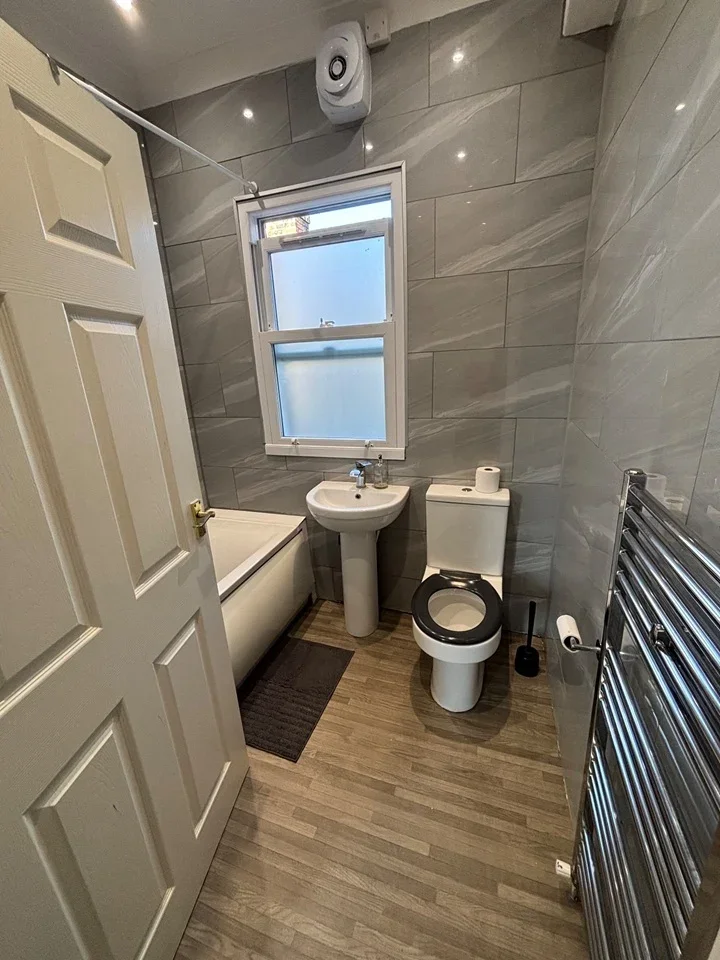 Room Piermont Road in Greater London
