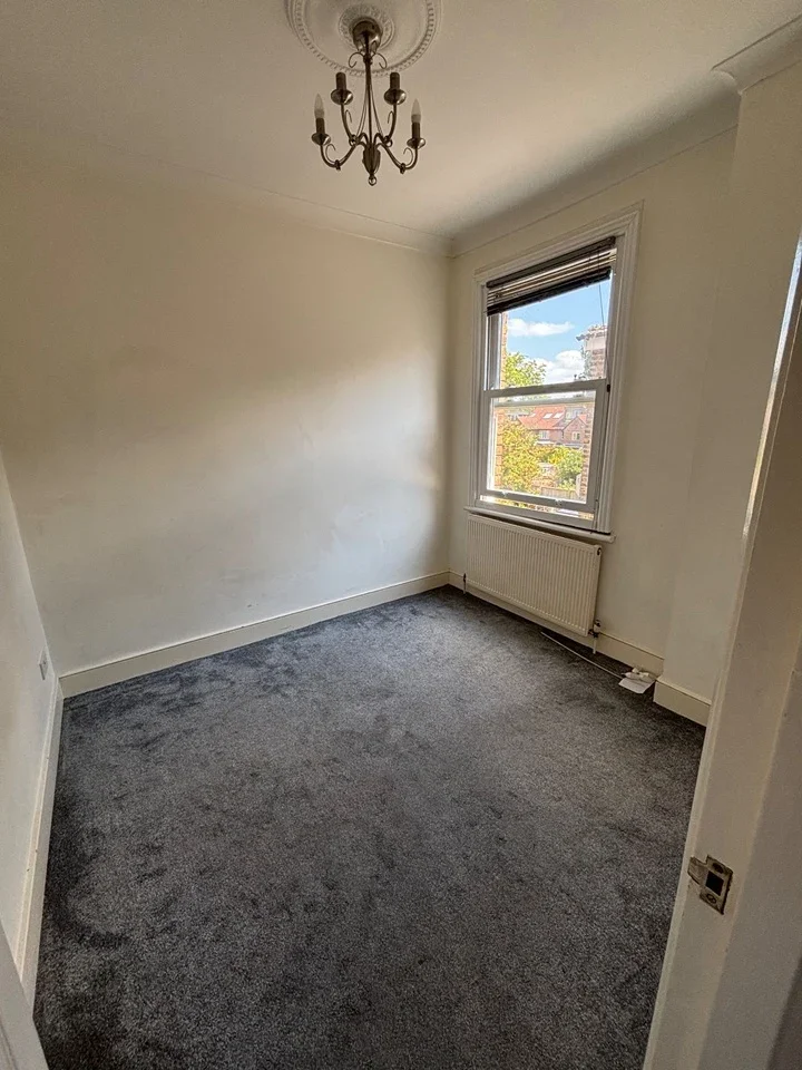 Room Piermont Road in Greater London