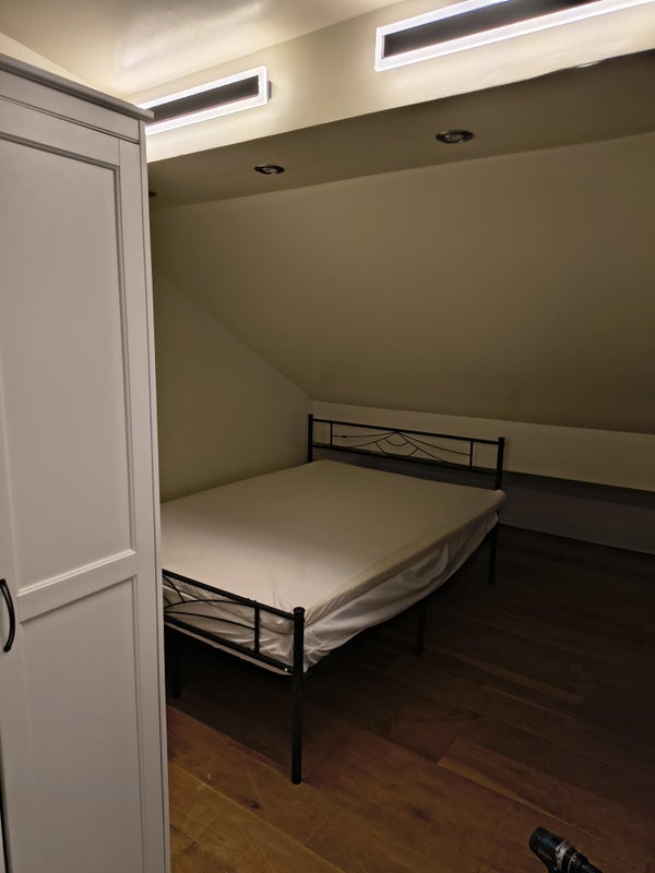 Room Broughton Road in Greater London