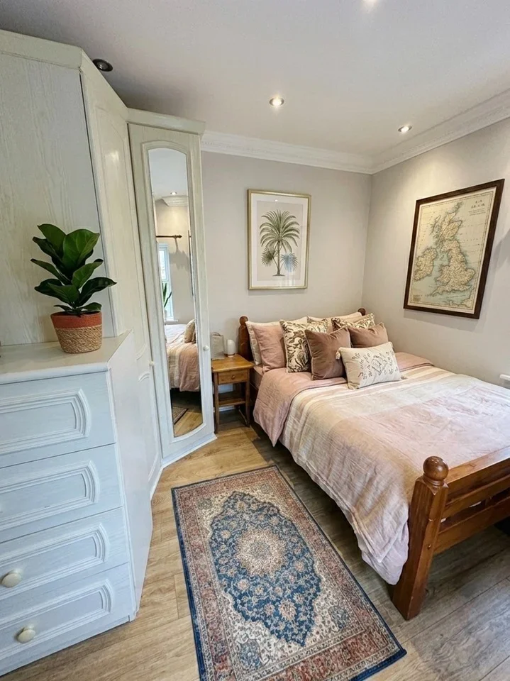Room Stockwell Road in Greater London