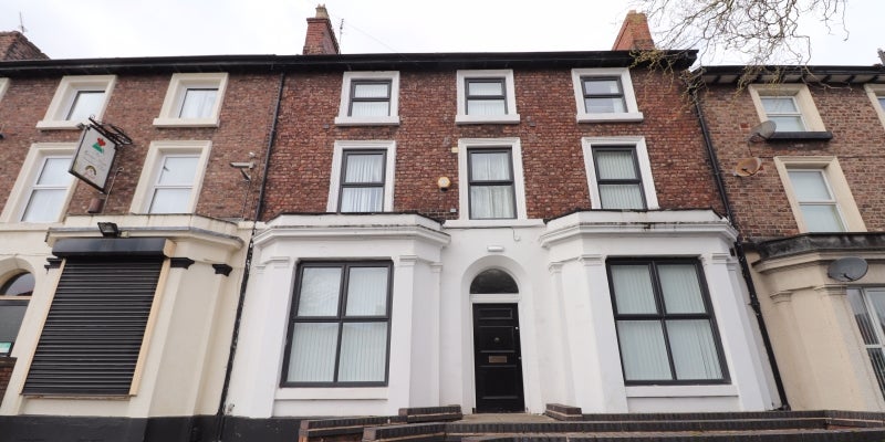 Flat Derby Lane in Liverpool