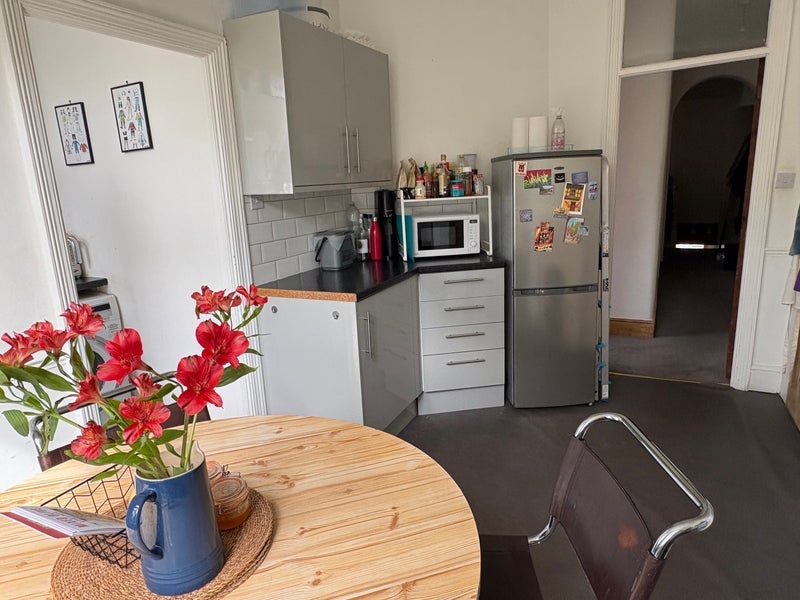Flat Hayter Road in Greater London