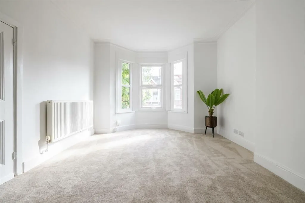 Flat Cavendish Drive in Greater London