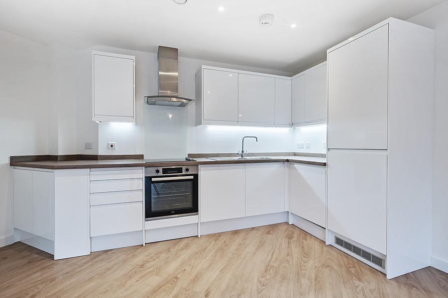 Flat Leacon Road in Ashford
