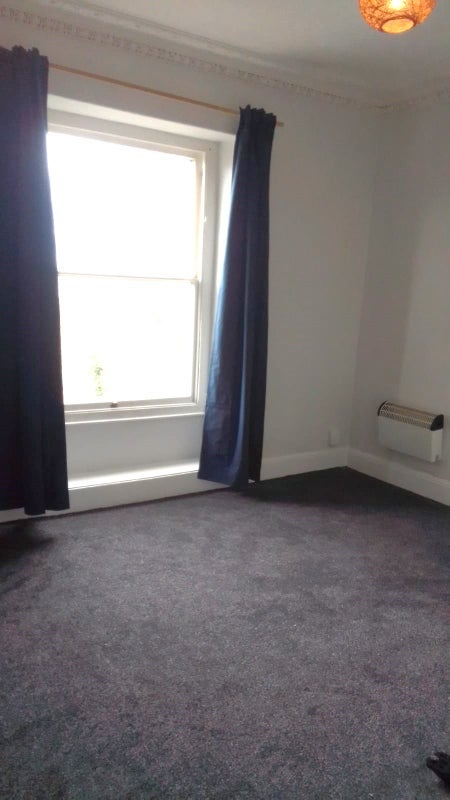 Room Sydenham Road in Bristol
