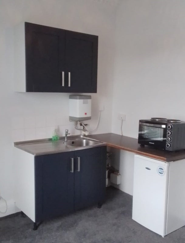 Room Sydenham Road in Bristol