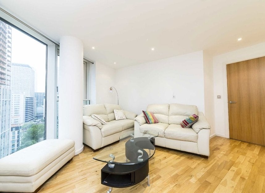 Flat Millharbour in Greater London