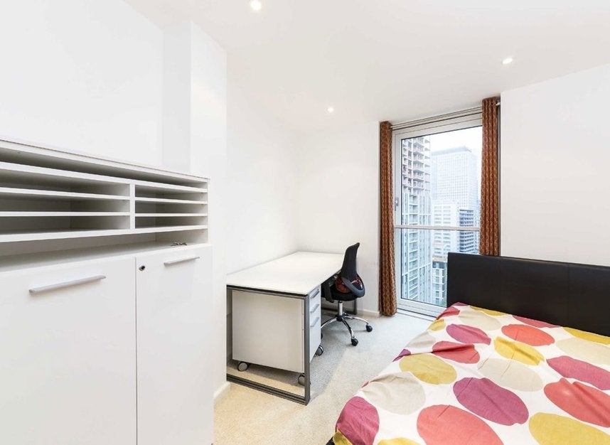 Flat Millharbour in Greater London