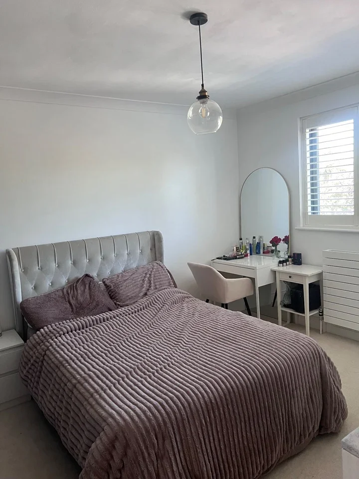 Room Parkland Road in Borough of Spelthorne