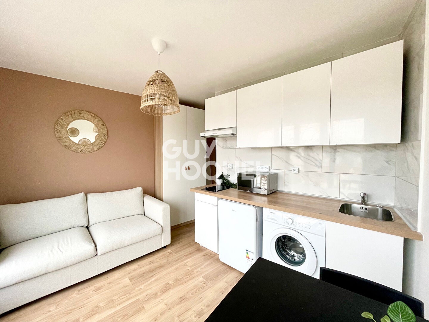 Room Rue Madeleine Roussel Martin in Dreux