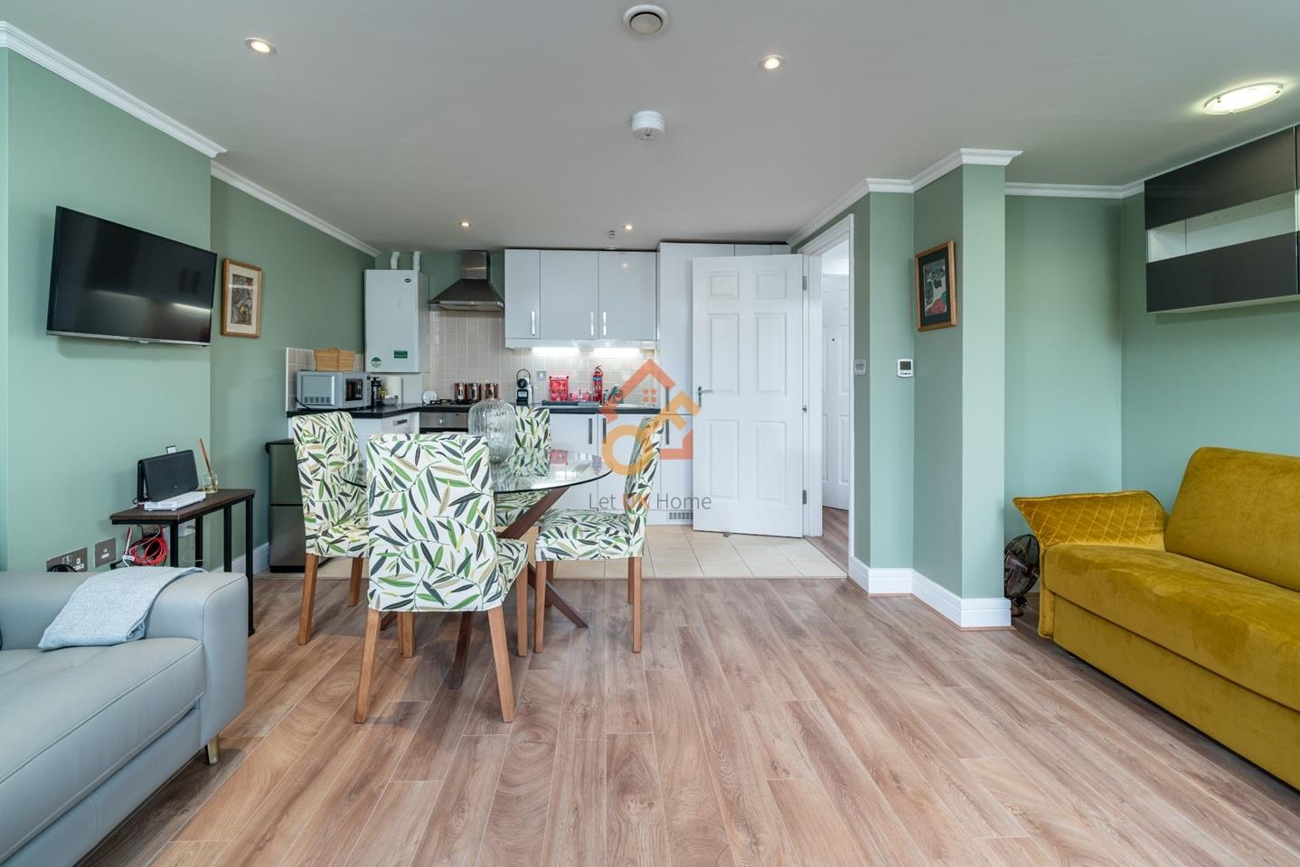 Flat Greyhound Road in London