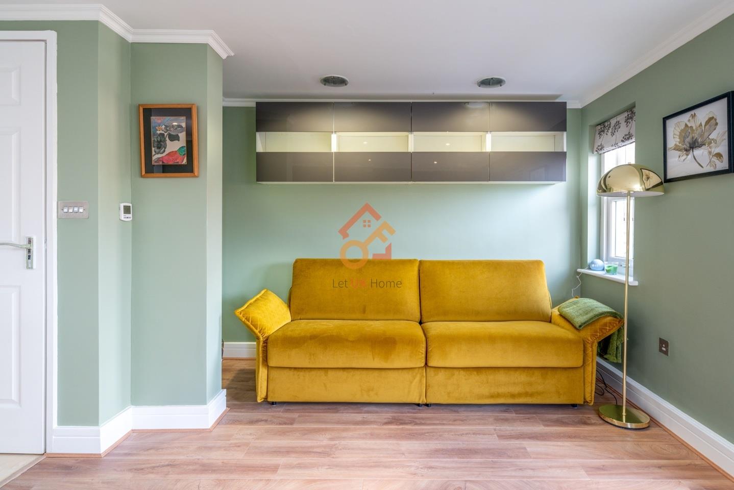 Flat Greyhound Road in London