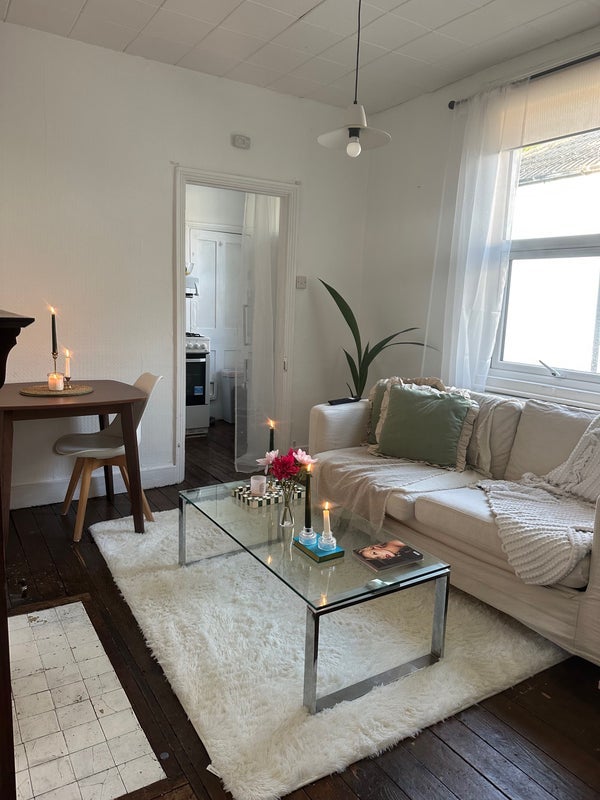 Flat Codrington Hill in Greater London
