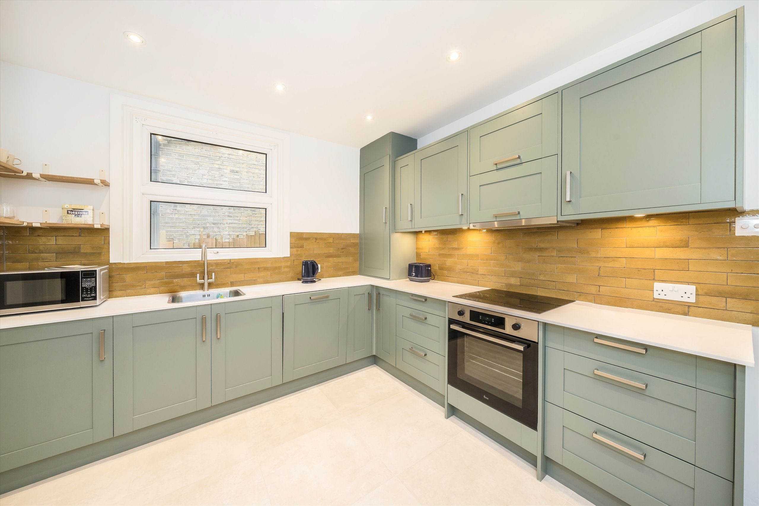 Flat Loubet Street in Greater London