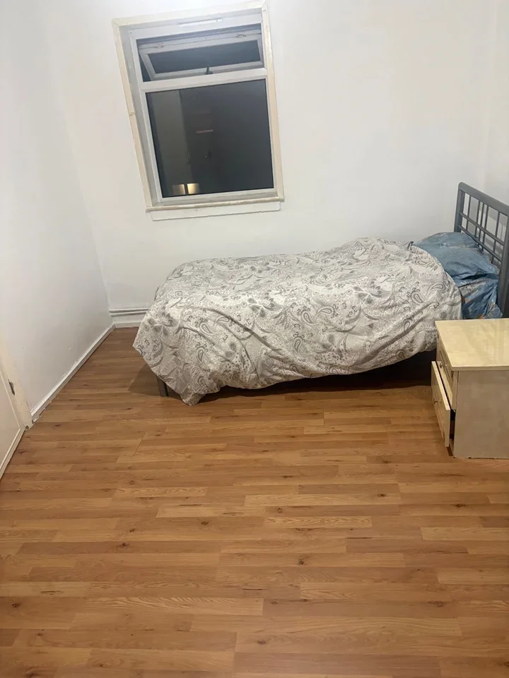Room Rectory Road in Greater London