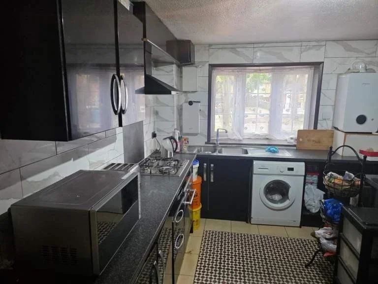 Room Prince Regent Lane in Greater London