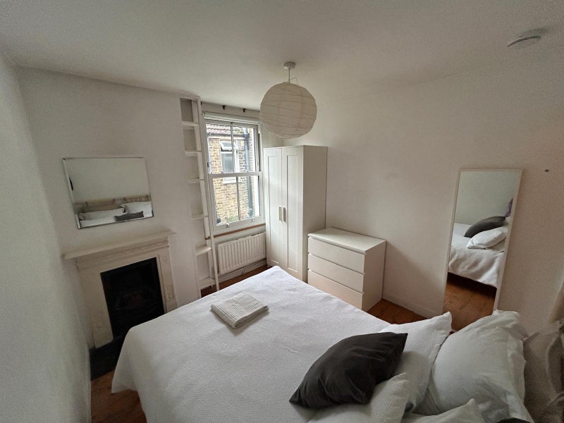 Room Fryday Grove Mews in Greater London