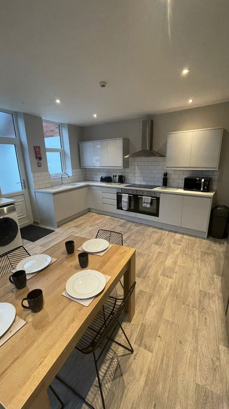 Room Balderstone Road in Preston