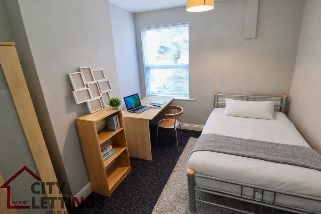 Room Lenton Boulevard in Nottingham