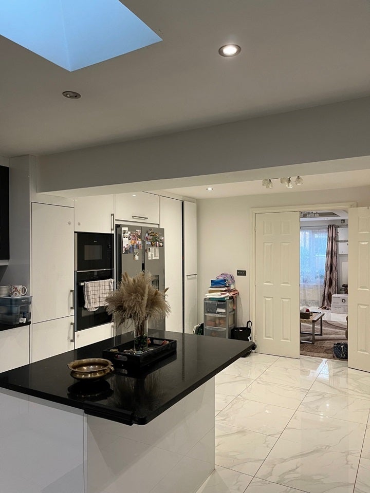 House Blackburn Way in Greater London