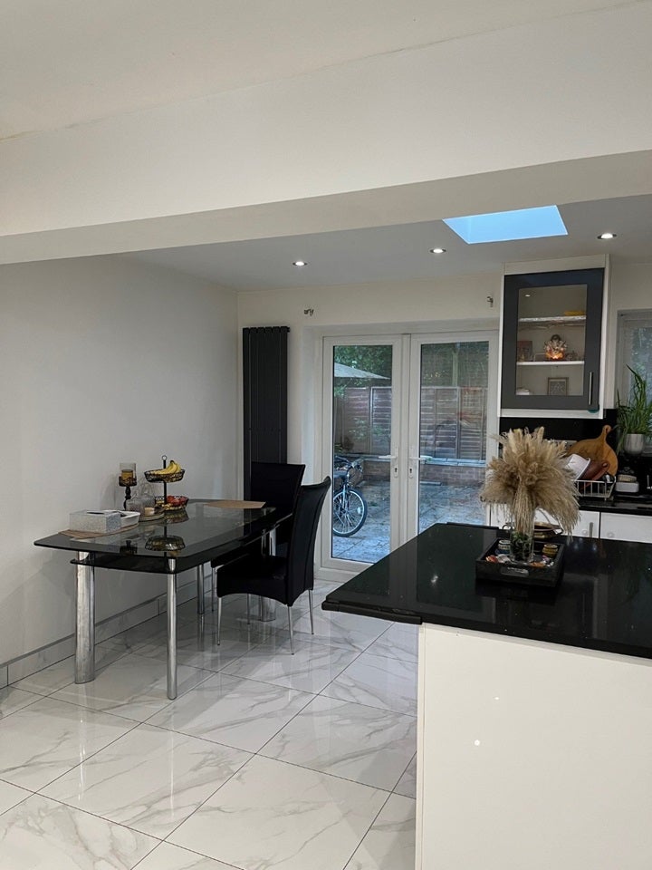 House Blackburn Way in Greater London