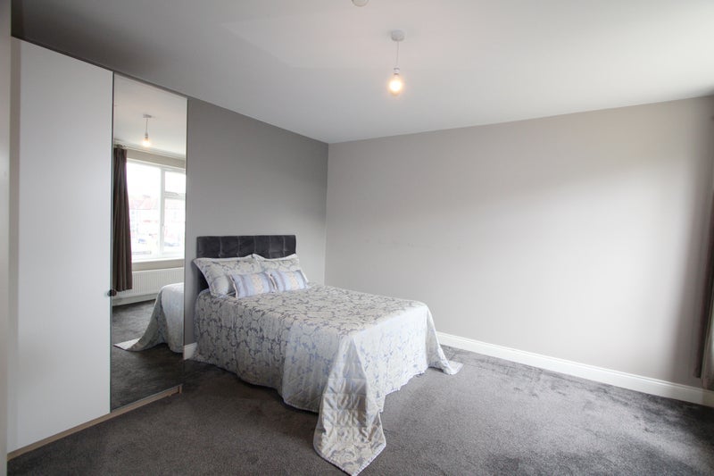 Room Cobham Road in Greater London