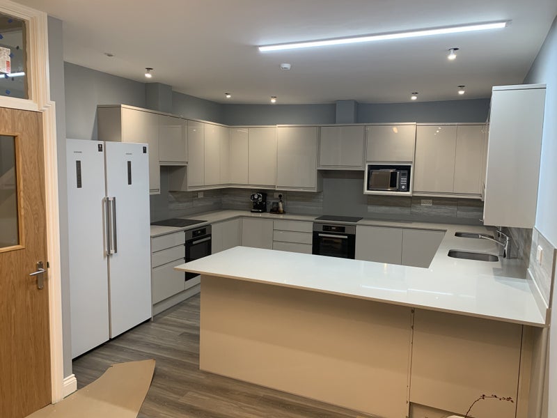 Room Cobham Road in Greater London