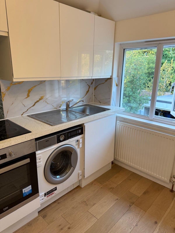 Room Edgeworth Road in Greater London