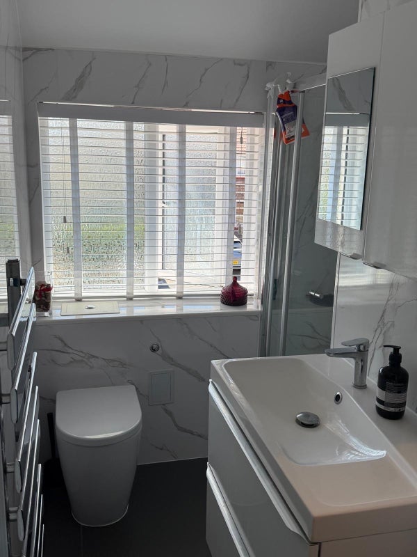 Room Edgeworth Road in Greater London