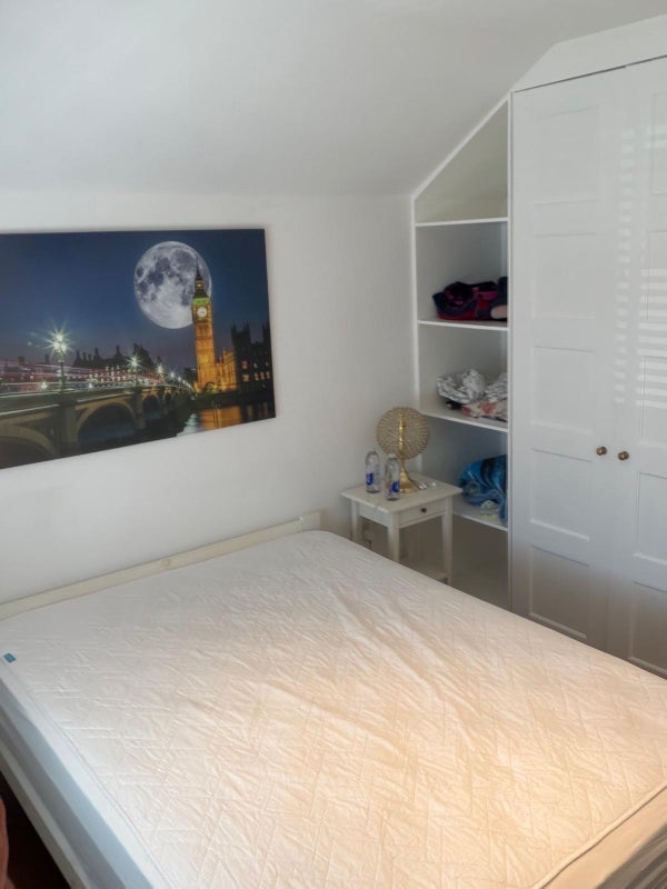 Room Edgeworth Road in Greater London